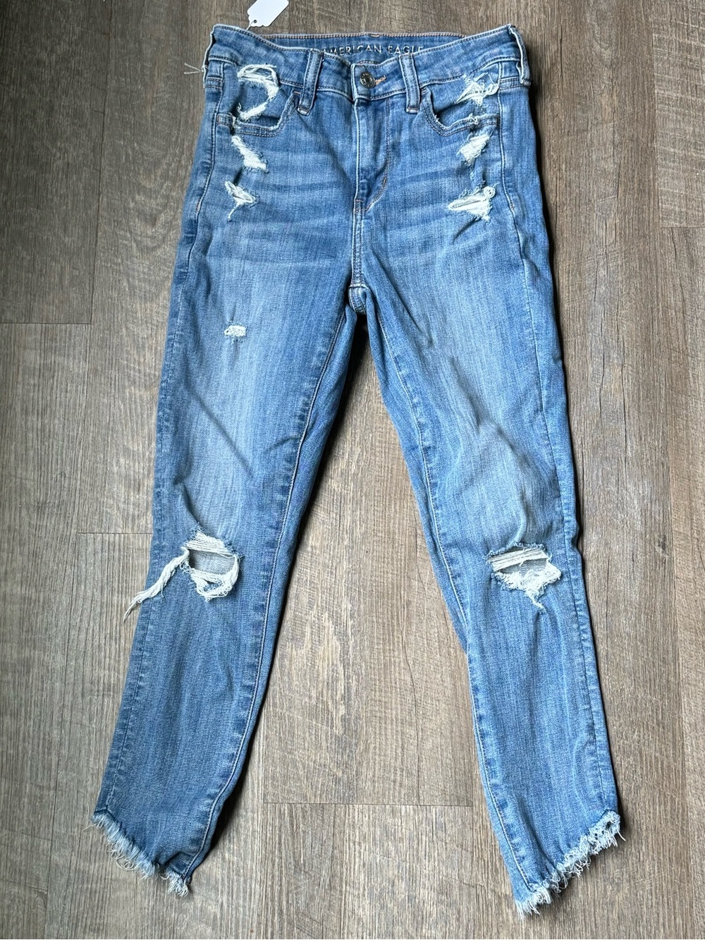 American Eagle Super Hi-Rise Cropped Jegging Distressed Raw Hem Size 4 Short